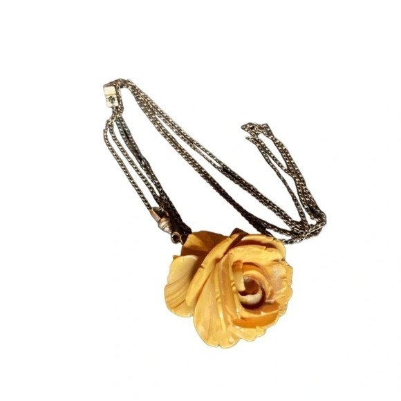 BAKELITE Antique 1920s Butterscotch Rose Pendant on Original Chain & Earrings - Picture 7 of 13
